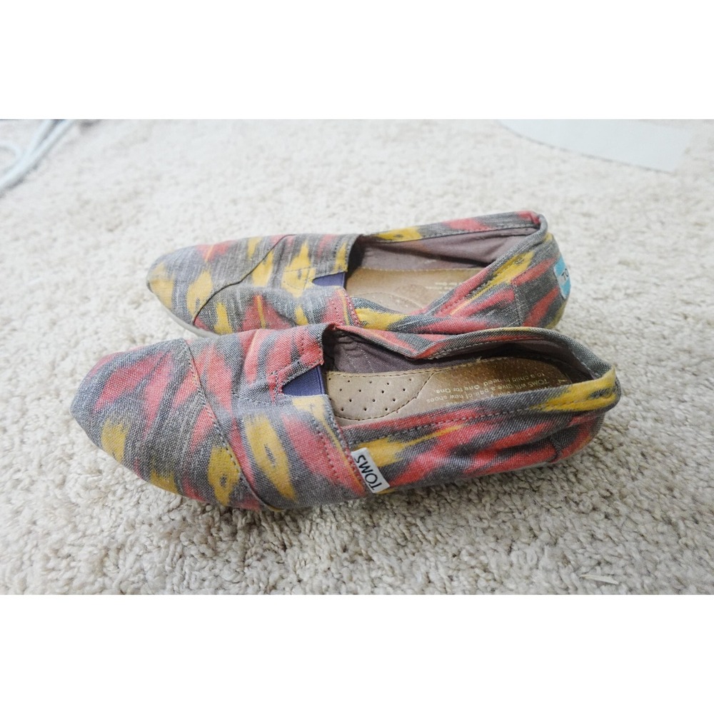 TOMS Women's Sz 7 Ikat Print‎ Slip-On Flats Multicolor Canvas Boho Comfort